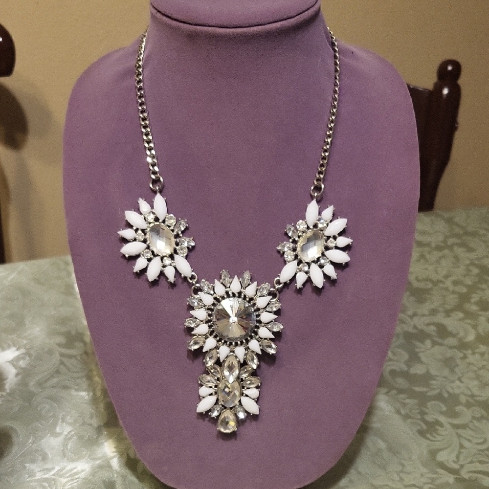 Elegant Silver and White Statement Necklace